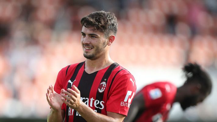 LA SPEZIA, ITALY - SEPTEMBER 25: Brahim Diaz of AC Milan celebrates the victory after the Serie A match between Spezia Calcio and AC Milan at Stadio Alberto Picco on September 25, 2021 in La Spezia, Italy. (Photo by Gabriele Maltinti/Getty Images) I voti ufficiali al fantacalcio: Rebic come Kessié e Maggiore, Brahim e Saelemaekers super - immagine 1