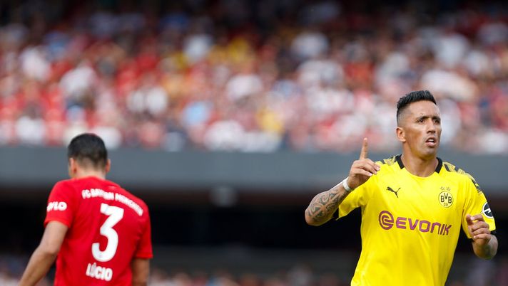 SAO PAULO, BRAZIL - DECEMBER 15: Lucas Barrios of Borussia Dortmund celebrates his team first goal during the football match for the third place between FC Bayern Muenchen and Borussia Dortmund for the Legends Cup 2019 at Morumbi Stadium on December 15, 2019 in Sao Paulo, Brazil. (Photo by Miguel Schincariol/Getty Images) SAO PAULO, BRAZIL - DECEMBER 15: Lucas Barrios of Borussia Dortmund celebrates his team first goal during the football match for the third place between FC Bayern Muenchen and Borussia Dortmund for the Legends Cup 2019 at Morumbi Stadium on December 15, 2019 in Sao Paulo, Brazil. (Photo by Miguel Schincariol/Getty Images)