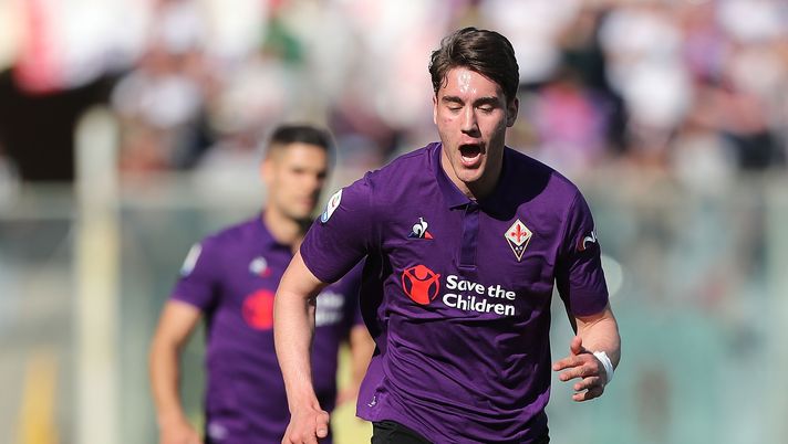 Fiorentina, Vlahovic: &#8220;Penso alla maglia viola, a Firenze sto bene. Rinnovo del contratto? Rispondo così&#8221;