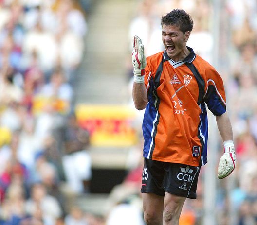 (Photo by Luis Bagu/Getty Images) Albacete, Valbuena: “Il pallone del primo gol di Messi nel 2005? Me lo sono portato a casa…”- immagine 3