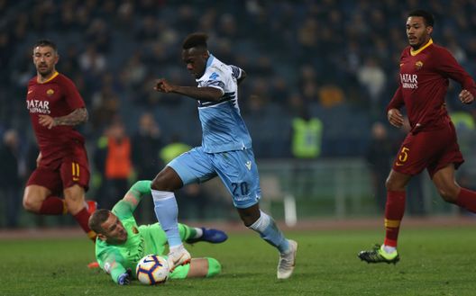 ROME, ITALY - MARCH 02: Felipe Caicedo of SS Lazio scores the opening goal during the Serie A match between SS Lazio and AS Roma at Stadio Olimpico on March 2, 2019 in Rome, Italy. (Photo by Paolo Bruno/Getty Images) ROME, ITALY - MARCH 02: Felipe Caicedo of SS Lazio scores the opening goal during the Serie A match between SS Lazio and AS Roma at Stadio Olimpico on March 2, 2019 in Rome, Italy. (Photo by Paolo Bruno/Getty Images)