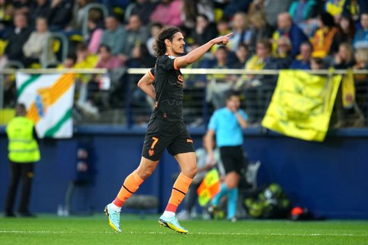 VILLARREAL, SPAIN - DECEMBER 31: Edinson Cavani of Valencia CF celebrates after scoring the team's first goal during the LaLiga Santander match between Villarreal CF and Valencia CF at Estadio de la Ceramica on December 31, 2022 in Villarreal, Spain. (Photo by Aitor Alcalde/Getty Images) Cavani: “Gattuso vive per il calcio, ha cultura del lavoro. Dobbiamo recepire il suo messaggio” - immagine 1