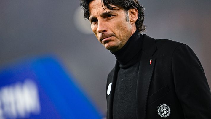 GENOA, ITALY - FEBRUARY 24: Gabriele Cioffi, head coach of Udinese, looks on prior to kick-off in the Serie A TIM match between Genoa CFC and Udinese Calcio at Stadio Luigi Ferraris on February 24, 2024 in Genoa, Italy. (Photo by Simone Arveda/Getty Images) Notizie Udinese – Cioffi ha deciso: no a Zarraga, in mediana c’è l’ex Boca - immagine 1