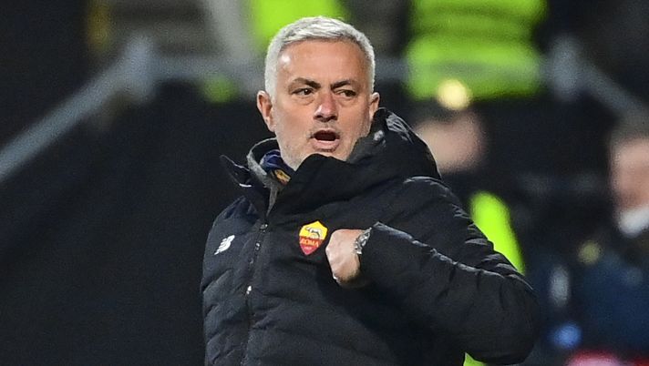Mourinho: “Andiamo in semifinale, ma sono preoccupato per Mancini” - immagine 1