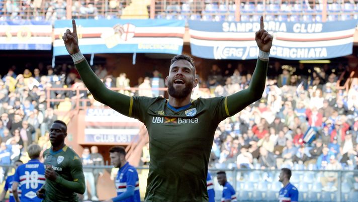 GENOA, ITALY - JANUARY 12: Jhon Chancellor of Brescia Calcio celebrates after scoring the first goal during the Serie A match between UC Sampdoria and Brescia Calcio at Stadio Luigi Ferraris on January 12, 2020 in Genoa, Italy. (Photo by Paolo Rattini/Getty Images) 