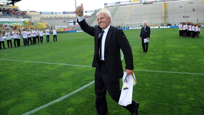 PARMA, ITALY - MAY 12:  Nevio Scala celebrates the twentieth anniversary of the conquest of the Cup Winner's Cup at Wembley prior to the Serie A match between Parma FC and Bologna FC at Stadio Ennio Tardini on May 12, 2013 in Parma, Italy.  (Photo by Valerio Pennicino/Getty Images) 