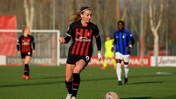 MILAN, ITALY - JANUARY 28: Kosovare Asllani of AC Milan in action during the Women Serie A match between AC Milan and FC Internazionale at Centro Sportivo Vismara - PUMA House of Football on January 28, 2023 in Milan, Italy. (Photo by Giuseppe Cottini/AC Milan via Getty Images) Derby femminile, il Milan sfida l’Inter per raggiungere il terzo posto - immagine 1