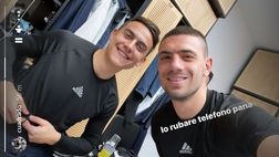 Juventus, scherzi da spogliatoio: Demiral e Dybala rubano il telefono a Cuadrado e sui social…