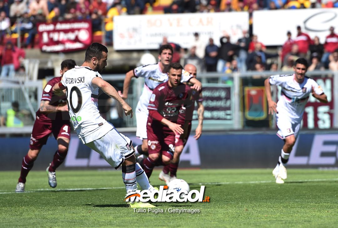  LIVORNO, ITALY - APRIL 27: Ilija Nestorovski of Palermo scores a penalty (0-1) during the Serie B match between AS Livorno and US Citta di Palermo at Stadio Armando Picchi on April 27, 2019 in Livorno, Italy. (Photo by Tullio M. Puglia/Getty Images) 