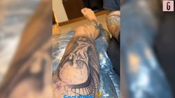 VIDEO Argentina, l’attaccante della Juventus Di Maria si tatua la Coppa del Mondo
