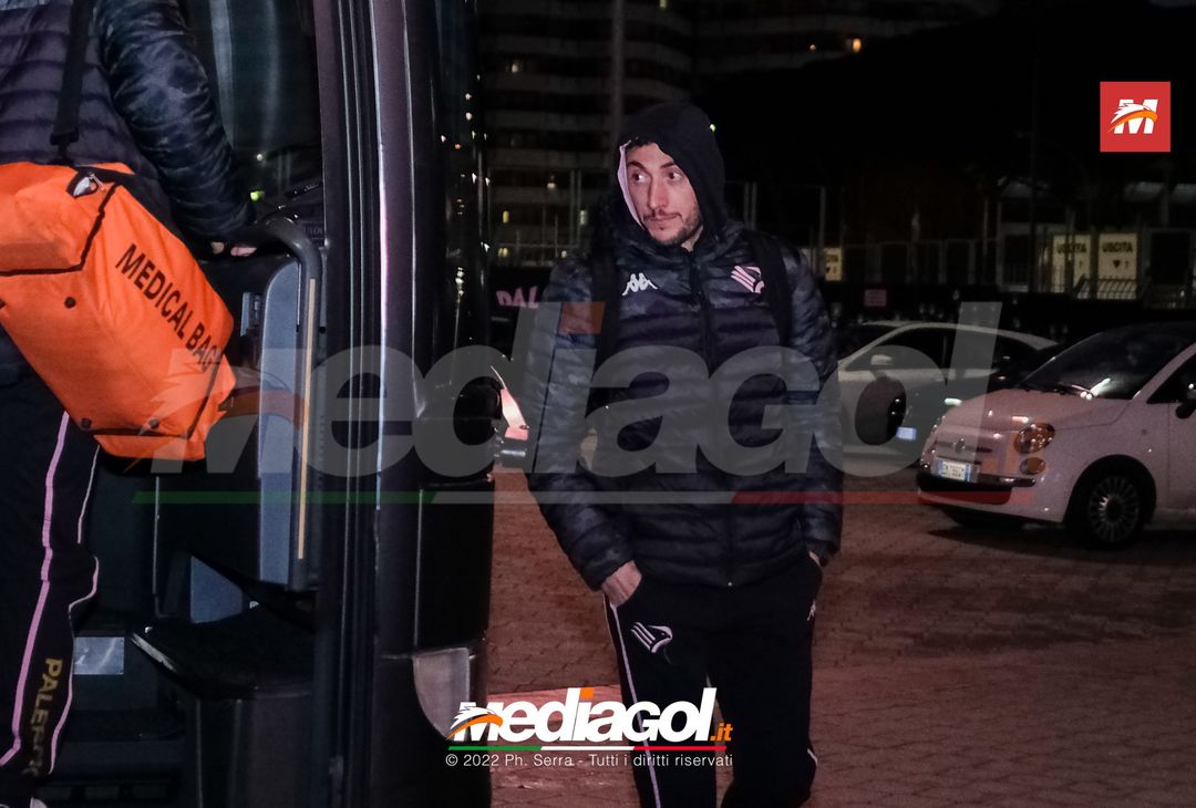 FOTO Perugia-Palermo, i rosanero in partenza dallo stadio “Renzo Barbera” (Gallery) - immagine 6