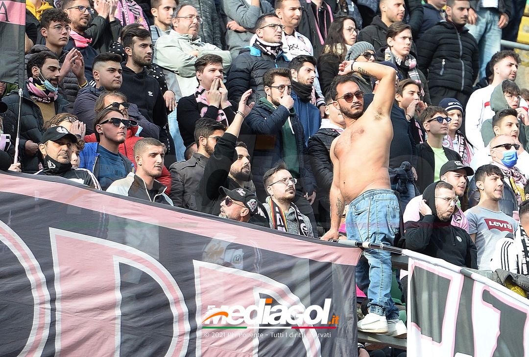 FOTO, i tifosi allo stadio per Palermo – Bari 0-0 (Gallery) - immagine 9
