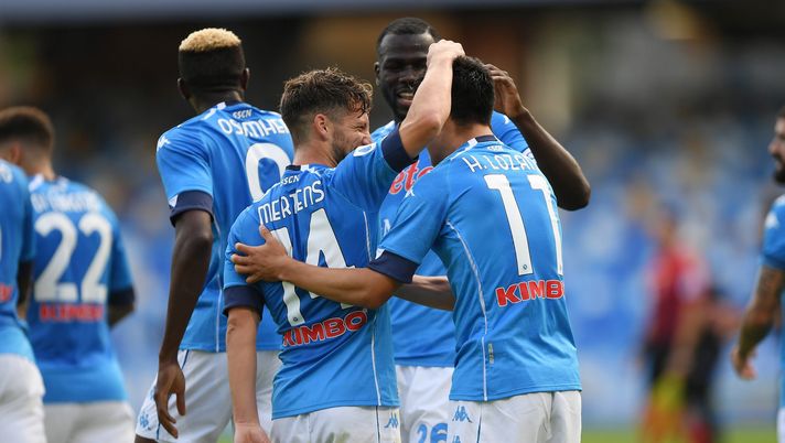 NAPLES, ITALY - OCTOBER 17: Dries Mertens, Kalidou Koulibaly and Hirving Lozano of SSC Napoli celebrate the 1-0 goal scored by Hirving Lozano during the Serie A match between SSC Napoli and Atalanta BC at Stadio San Paolo on October 17, 2020 in Naples, Italy. (Photo by Francesco Pecoraro/Getty Images) NAPLES, ITALY - OCTOBER 17: Dries Mertens, Kalidou Koulibaly and Hirving Lozano of SSC Napoli celebrate the 1-0 goal scored by Hirving Lozano during the Serie A match between SSC Napoli and Atalanta BC at Stadio San Paolo on October 17, 2020 in Naples, Italy. (Photo by Francesco Pecoraro/Getty Images)