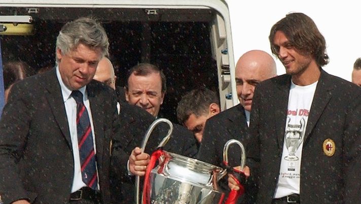 Carlo Ancelotti e Paolo Maldini con la Champions League 2003 (credits: Getty Images) 