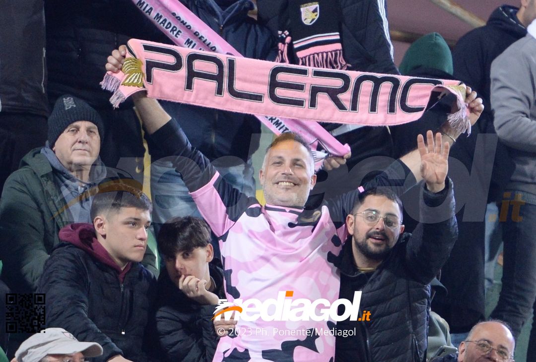 FOTOTIFO Palermo-Modena 5-2, gli scatti ai tifosi al “Renzo Barbera” (Gallery) - immagine 42