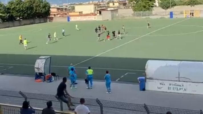 Sant’Antonio Abate-Ercolanese: derby sospeso per la vergogna VIOLENZA E PARTITA SOSPESA NEL NAPOLETANO