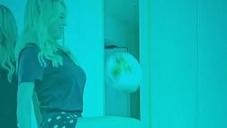 VIDEO / Diletta Leotta, palleggi colorati sulle note di ‘Ciao ciao’