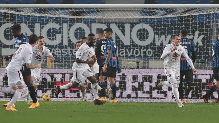 BERGAMO, ITALY - FEBRUARY 06: Federico Bonazzoli of Torino FC celebrates after scored his goal during the Serie A match between Atalanta BC  and Torino FC at Gewiss Stadium on February 06, 2021 in Bergamo, Italy. (Photo by Emilio Andreoli/Getty Images)