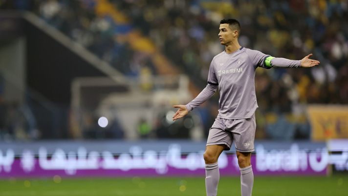 Getty Images 300 anni Arabia Saudita, Cristiano Ronaldo festeggia con tunica e spada - immagine 1