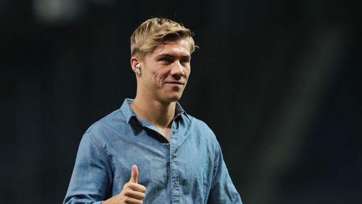 BERGAMO, ITALY - OCTOBER 15: Rasmus Hojlund of Atalanta BC inspects the pitch prior to the Serie A match between Atalanta BC and US Sassuolo at Gewiss Stadium on October 15, 2022 in Bergamo, Italy. (Photo by Emilio Andreoli/Getty Images) Gasperini: “Hojlund? Ci vuole un po’ di tempo ma posso dirvi la sua qualità migliore” - immagine 1