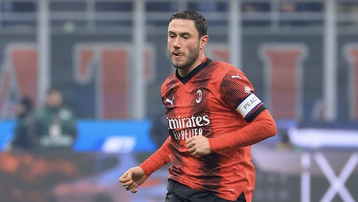 Davide Calabria (difensore e capitano AC Milan), qui durante Milan-Roma 3-1 (Serie A 2023-2024) | News (Getty Images) Davide Calabria AC Milan Milan-Roma 3-1 Serie A 2023-2024