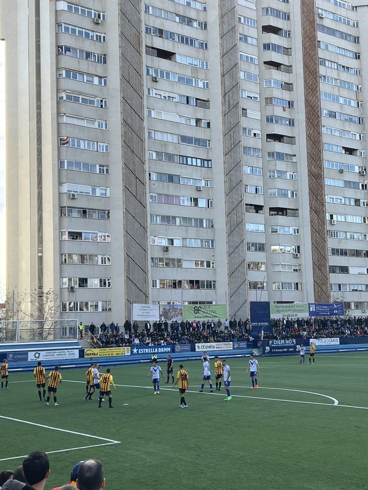 L’altro derby di Barcellona: sold out per 3500 tifosi e sui balconi dei grattacieli vicini…- immagine 2