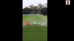VIDEO Sassuolo, il campo come una piscina: Frattesi e compagni si divertono così