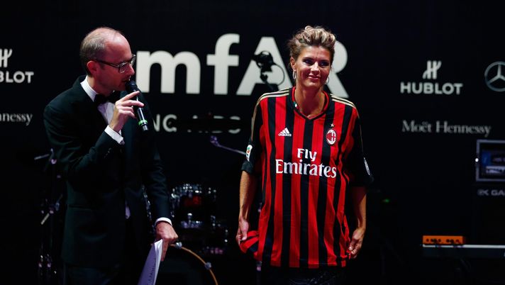 Martina Colombari: “Le mogli dei calciatori non mi rivolgevano la parola, a San Siro…” - immagine 1