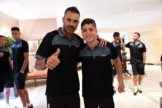 8 luglio 2015. Sorrentino accoglie Matheus Cassini, nuovo acquisto del Palermo 8 luglio 2015. Sorrentino accoglie Matheus Cassini, nuovo acquisto del Palermo