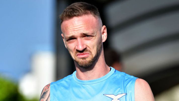 UFFICIALE – Lazio, è lesione muscolare alla coscia per Lazzari. I tempi di recupero - immagine 1