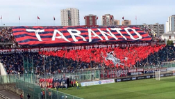 Serie C, Taranto-Monopoli: 14 positivi nei rossoblu, chiesto il rinvio del derby