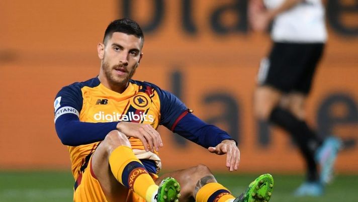 LA SPEZIA, ITALY - FEBRUARY 27: Lorenzo Pellegrini of AS Roma reacts during the Serie A match between Spezia Calcio and AS Roma at Stadio Alberto Picco on February 27, 2022 in La Spezia, Italy. (Photo by Alessandro Sabattini/Getty Images) Pellegrini choc: “L’allenatore del Bodo ha aggredito il nostro preparatore: che vergogna” - immagine 1