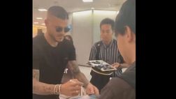 Inter, Icardi sbarca in Giappone per le vacanze: i tifosi lo accolgono così – VIDEO