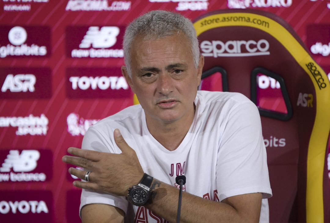 Roma, la conferenza stampa di Mourinho prima della Juventus – FOTO GALLERY - immagine 6