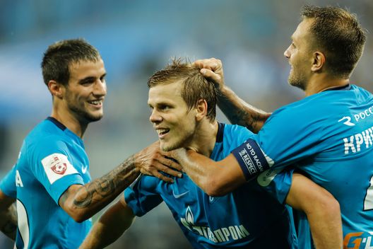 SAINT PETERSBURG, RUSSIA - AUGUST 06: Aleksandr Kokorin (C) of FC Zenit Saint Petersburg celebrates his goal with Emanuel Mammana (L) of FC Zenit Saint Petersburg and Domenico Criscito of FC Zenit Saint Petersburg during the Russian Football League match between FC Zenit St. Petersburg and FC Spartak Moscow at Saint Petersburg Stadium on August 6, 2017 in Saint Petersburg, Russia. (Photo by Epsilon/Getty Images) SAINT PETERSBURG, RUSSIA - AUGUST 06: Aleksandr Kokorin (C) of FC Zenit Saint Petersburg celebrates his goal with Emanuel Mammana (L) of FC Zenit Saint Petersburg and Domenico Criscito of FC Zenit Saint Petersburg during the Russian Football League match between FC Zenit St. Petersburg and FC Spartak Moscow at Saint Petersburg Stadium on August 6, 2017 in Saint Petersburg, Russia. (Photo by Epsilon/Getty Images)