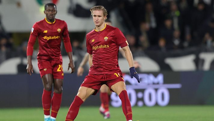 Getty Images Sorpresa, la lista Uefa bocciata sul gong: Wijnaldum resta, fuori Solbakken - immagine 1