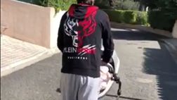 VIDEO / Frey torna a camminare: primi passi dopo la malattia. “Il mio punto di partenza”