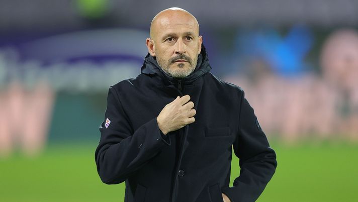FLORENCE, ITALY - JANUARY 12: Vincenzo Italiano manager of ACF Fiorentina looks on during the Coppa Italia match between ACF Fiorentina and UC Sampdoria at Stadio Artemio Franchi on January 12, 2023 in Florence, Italy. (Photo by Gabriele Maltinti/Getty Images) Vincenzo Italiano