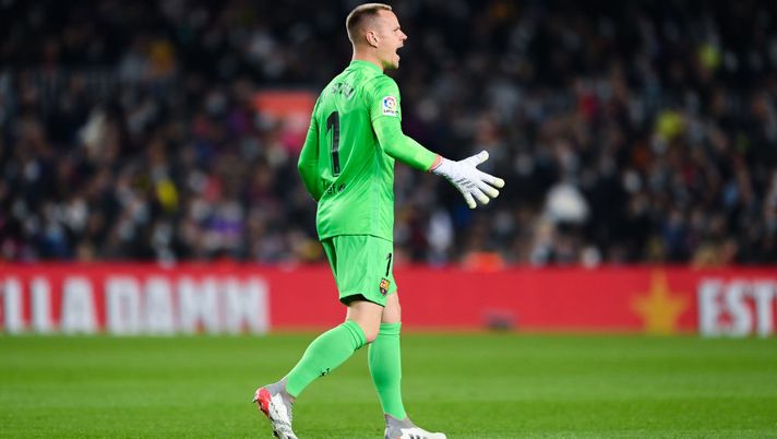 BARCELONA, SPAIN - NOVEMBER 20: Marc-Andre ter Stegen of FC Barcelona reacts during the La Liga Santander match between FC Barcelona and RCD Espanyol at Camp Nou on November 20, 2021 in Barcelona, Spain. (Photo by David Ramos/Getty Images) TER STEGEN E IL DERBY