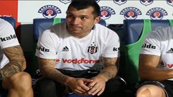 Medel, inizio complicato al Besiktas: terza panchina consecutiva
