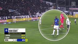 Spezia-Inter, Lautaro si prende il rigore: Lukaku si gira verso la panchina e reagisce così