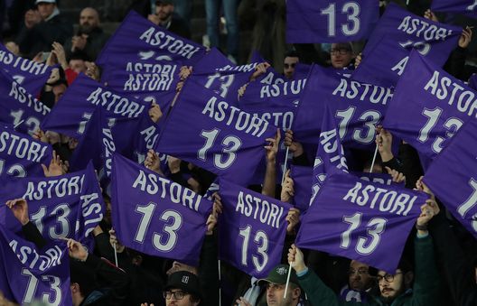BERGAMO, ITALY - MARCH 03: ACF Fiorentina fans pay a tribute to Davide Astori, a football player of ACF Fiorentina found dead one year ago, during the Serie A match between Atalanta BC and ACF Fiorentina at Stadio Atleti Azzurri d'Italia on March 3, 2019 in Bergamo, Italy. (Photo by Emilio Andreoli/Getty Images) BERGAMO, ITALY - MARCH 03: ACF Fiorentina fans pay a tribute to Davide Astori, a football player of ACF Fiorentina found dead one year ago, during the Serie A match between Atalanta BC and ACF Fiorentina at Stadio Atleti Azzurri d'Italia on March 3, 2019 in Bergamo, Italy. (Photo by Emilio Andreoli/Getty Images)