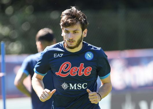 Khvicha Kvaratskhelia (Photo by SSC NAPOLI/SSC NAPOLI via Getty Images) Spalletti al sito ufficiale: “Kvaratskhelia profilo giusto per sostituire Insigne”- immagine 2