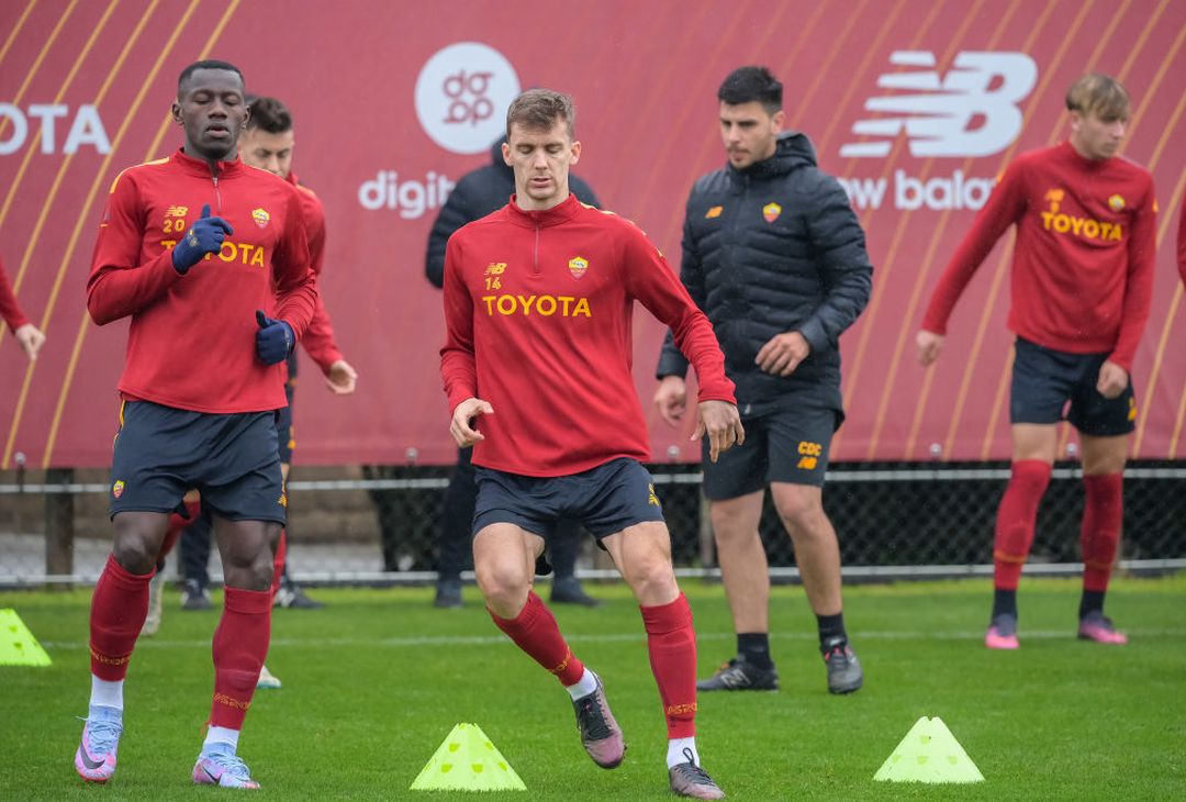 La Roma torna ad allenarsi dopo la sconfitta nel derby – FOTO GALLERY - immagine 7