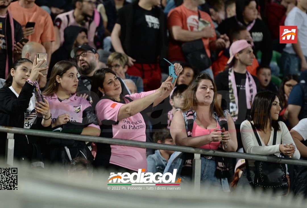 Fototifo, i tifosi allo stadio per Palermo-Virtus Entella 2-2 (gallery) - immagine 131