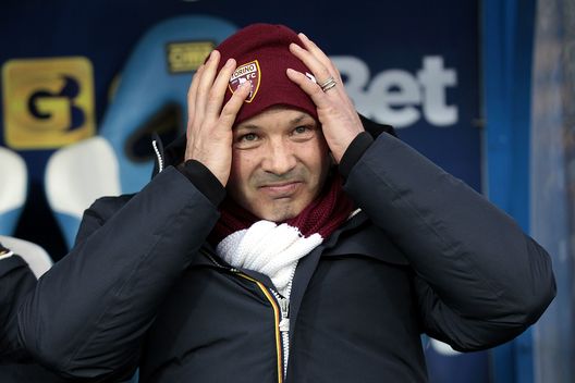 EMPOLI, ITALY - FEBRUARY 05: Sinisa Mihajlovic manager of FC Torino looks on during the Serie A match between Empoli FC and FC Torino at Stadio Carlo Castellani on February 5, 2017 in Empoli, Italy. (Photo by Gabriele Maltinti/Getty Images) EMPOLI, ITALY - FEBRUARY 05: Sinisa Mihajlovic manager of FC Torino looks on during the Serie A match between Empoli FC and FC Torino at Stadio Carlo Castellani on February 5, 2017 in Empoli, Italy. (Photo by Gabriele Maltinti/Getty Images)