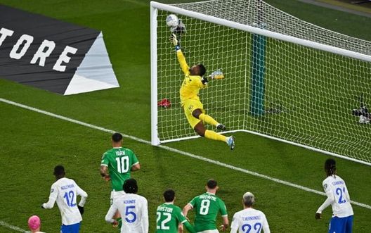 Napoli-Milan, il derby fra le due parate: Gigio-Milik e Maignan-Collins…- immagine 2