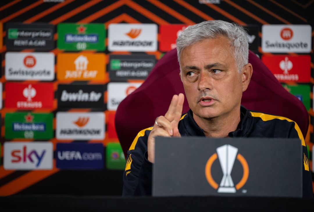 Roma, la conferenza stampa di Mourinho e Spinazzola – FOTO GALLERY - immagine 12