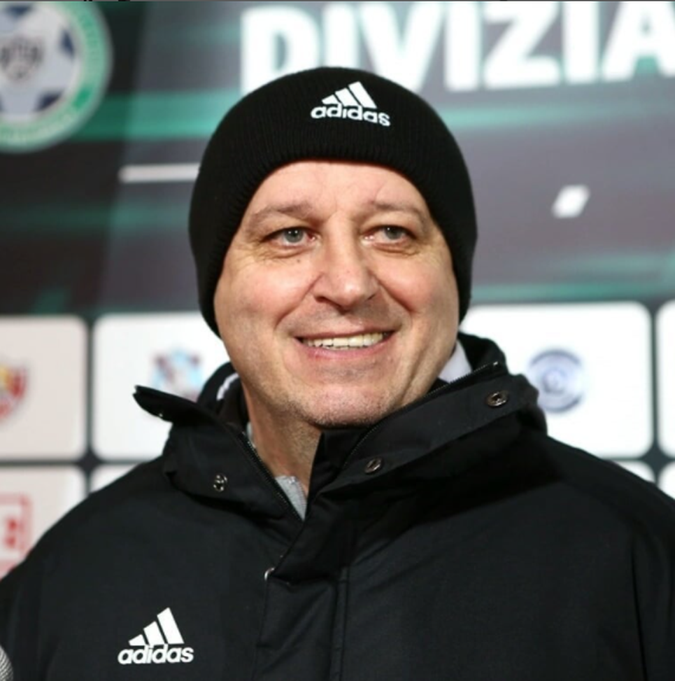 Tra guerra e pallone: l’allenatore dello Sheriff Tiraspol si è unito all’esercito ucraino- immagine 2