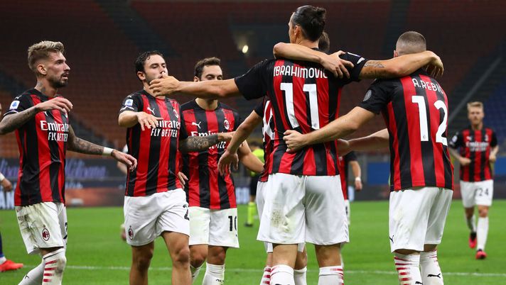 MILAN, ITALY - SEPTEMBER 21: Zlatan Ibrahimovic #11 of AC Milan celebrates with his team-mates after scoring the opening goal during the Serie A match between AC Milan and Bologna FC at Stadio Giuseppe Meazza on September 21, 2020 in Milan, Italy. (Photo by Marco Luzzani/Getty Images) MILAN, ITALY - SEPTEMBER 21: Zlatan Ibrahimovic #11 of AC Milan celebrates with his team-mates after scoring the opening goal during the Serie A match between AC Milan and Bologna FC at Stadio Giuseppe Meazza on September 21, 2020 in Milan, Italy. (Photo by Marco Luzzani/Getty Images)